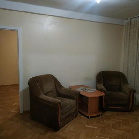 Дворец Украина Двухкомнатная Kiev Bagian luar foto