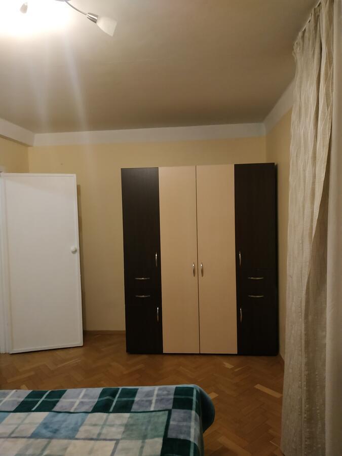 Дворец Украина Двухкомнатная Kiev Bagian luar foto