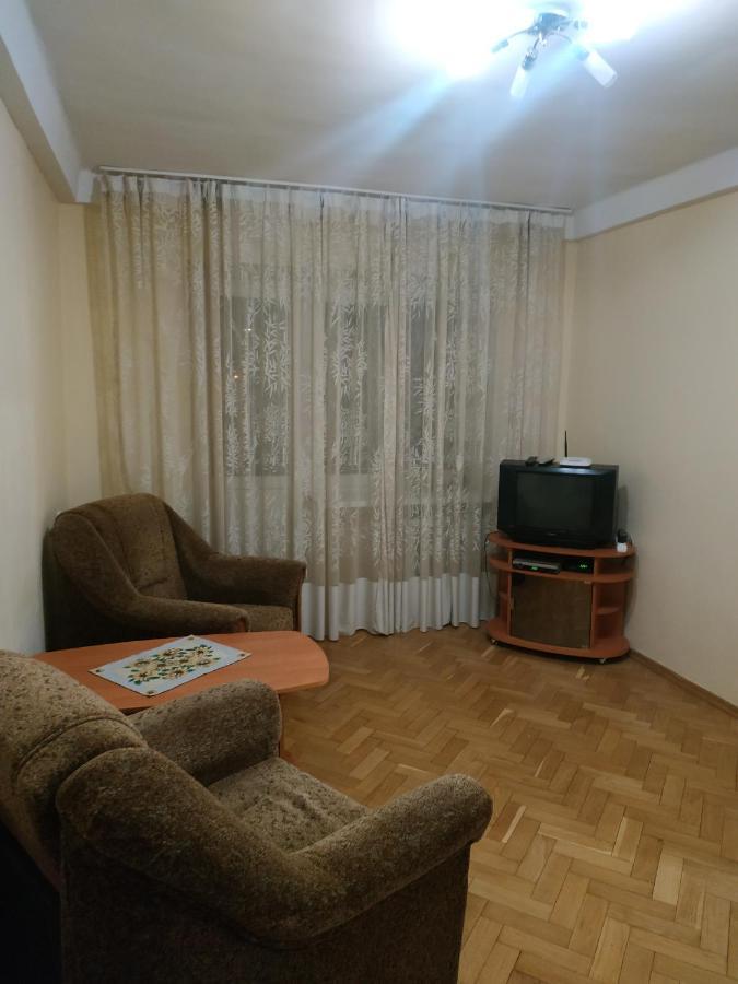 Дворец Украина Двухкомнатная Kiev Bagian luar foto